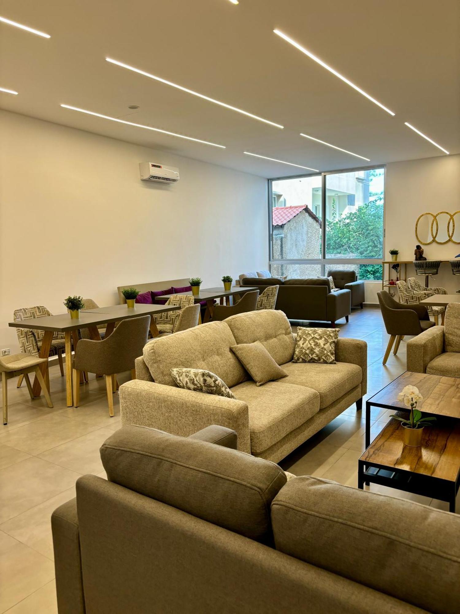 Byblostar Hotel Екстериор снимка